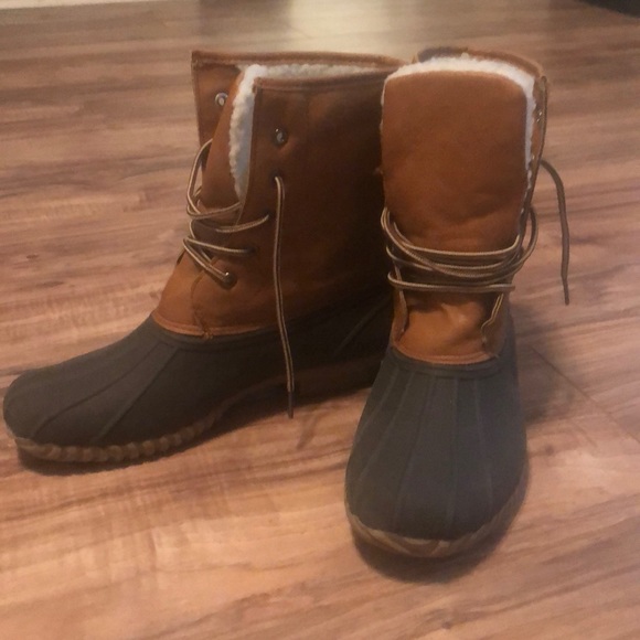 duck boots shoe show